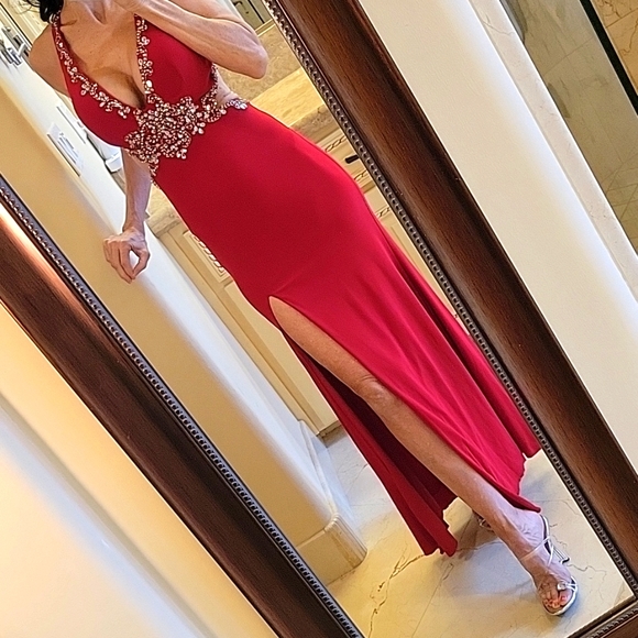 Mac Dugall Red Open-back Embellished Side Cutout Gown, Sz 0 - Picture 6 of 16